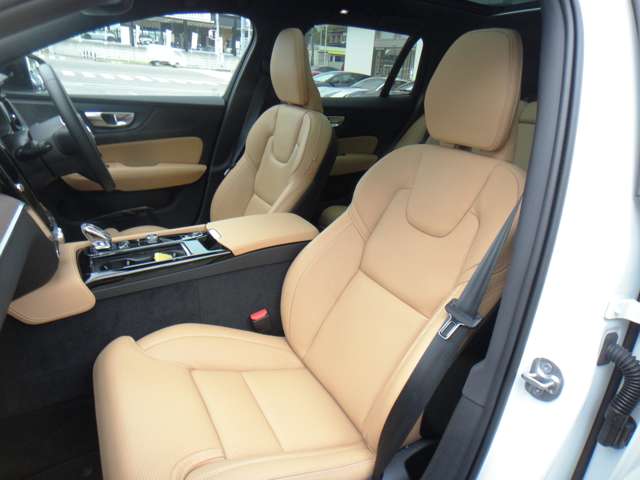 ボルボ Ｖ６０ リチャージ アルティメット Ｔ６ ＡＷＤ プラグイン ハイブリッド ４ＷＤ R5年 (東北) 99