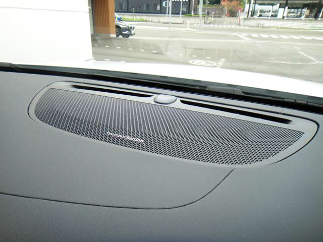 ボルボ Ｖ６０ リチャージ アルティメット Ｔ６ ＡＷＤ プラグイン ハイブリッド ４ＷＤ R5年 (東北) 99