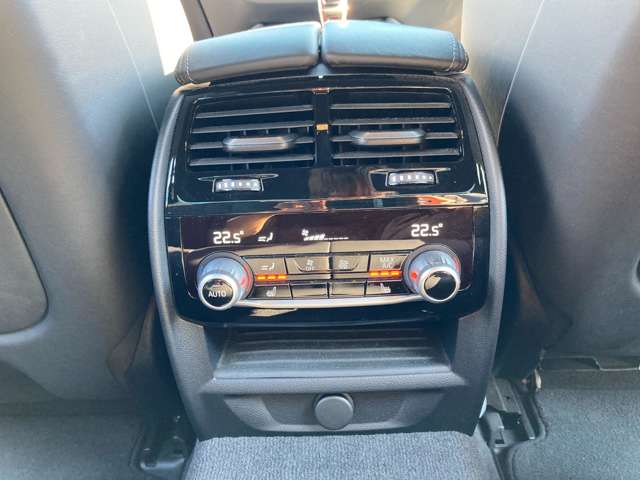 ＢＭＷ Ｍ５ ４．４ ４ＷＤ R2年 (近畿) 99