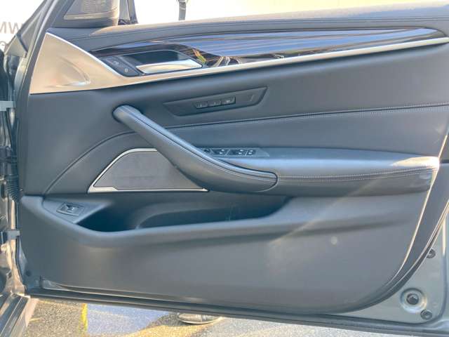 ＢＭＷ Ｍ５ ４．４ ４ＷＤ R2年 (近畿) 99