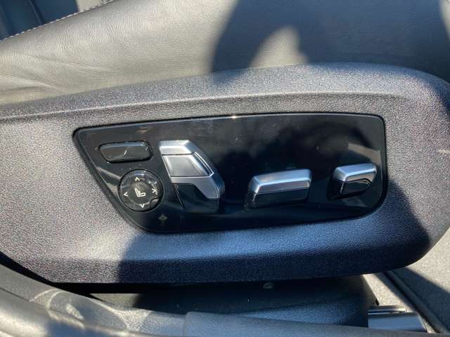 ＢＭＷ Ｍ５ ４．４ ４ＷＤ R2年 (近畿) 99