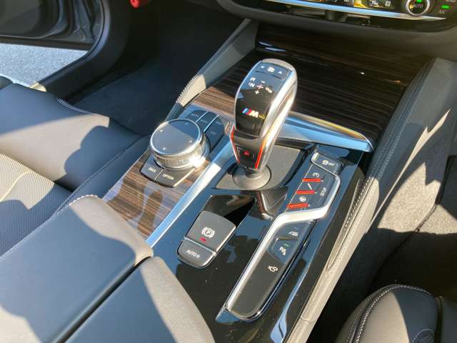 ＢＭＷ Ｍ５ ４．４ ４ＷＤ R2年 (近畿) 99