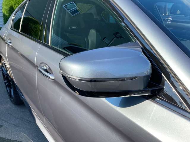 ＢＭＷ Ｍ５ ４．４ ４ＷＤ R2年 (近畿) 99