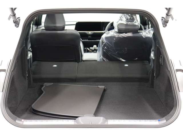 トヨタ クラウン　スポーツ　ハイブリッド ２．５ Ｚ Ｅ－ＦＯＵＲ ４ＷＤ R6年 (東海) 99