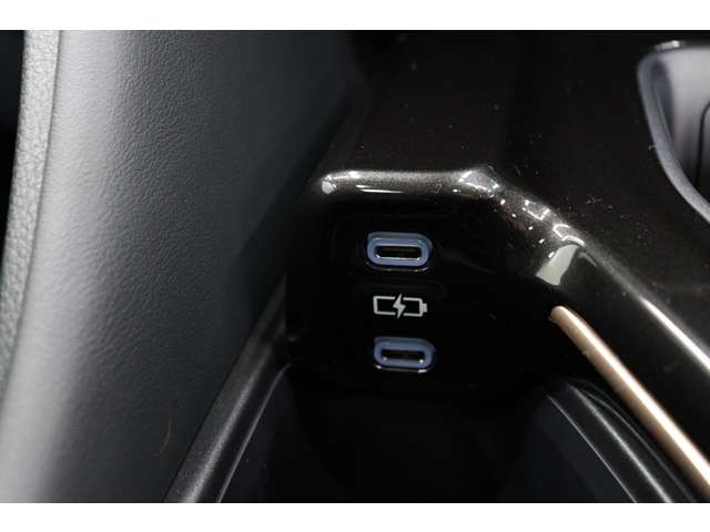 トヨタ クラウン　スポーツ　ハイブリッド ２．５ Ｚ Ｅ－ＦＯＵＲ ４ＷＤ R6年 (東海) 99