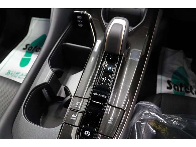 トヨタ クラウン　スポーツ　ハイブリッド ２．５ Ｚ Ｅ－ＦＯＵＲ ４ＷＤ R6年 (東海) 99