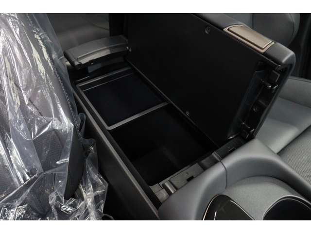 トヨタ クラウン　スポーツ　ハイブリッド ２．５ Ｚ Ｅ－ＦＯＵＲ ４ＷＤ R6年 (東海) 99