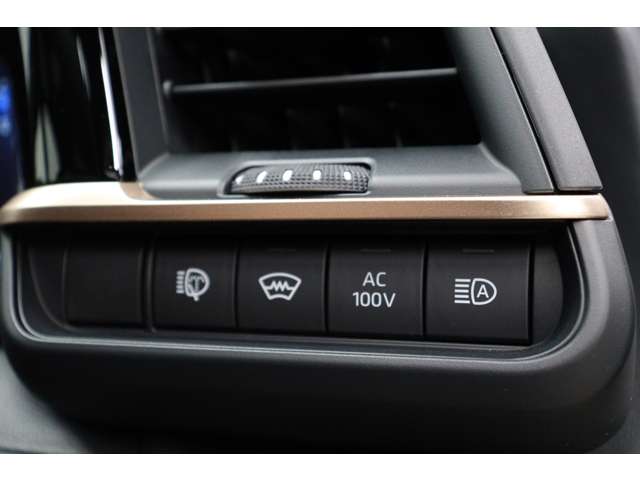 トヨタ クラウン　スポーツ　ハイブリッド ２．５ Ｚ Ｅ－ＦＯＵＲ ４ＷＤ R6年 (東海) 99