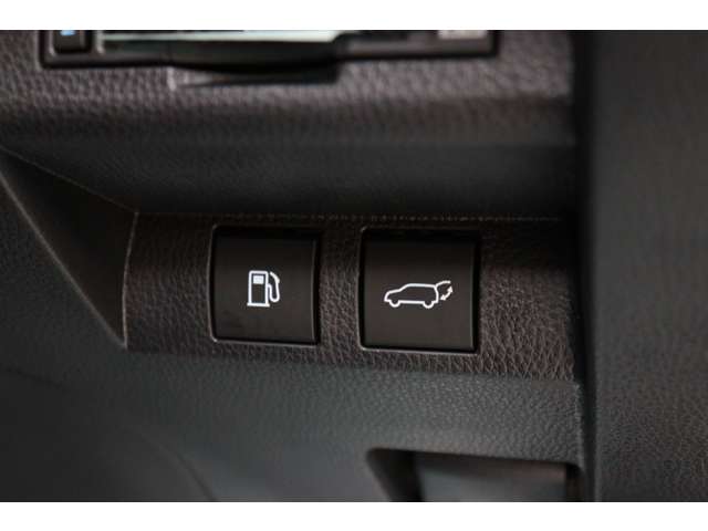 トヨタ クラウン　スポーツ　ハイブリッド ２．５ Ｚ Ｅ－ＦＯＵＲ ４ＷＤ R6年 (東海) 99