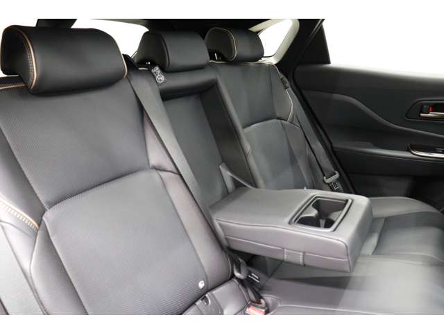 トヨタ クラウン　スポーツ　ハイブリッド ２．５ Ｚ Ｅ－ＦＯＵＲ ４ＷＤ R6年 (東海) 99