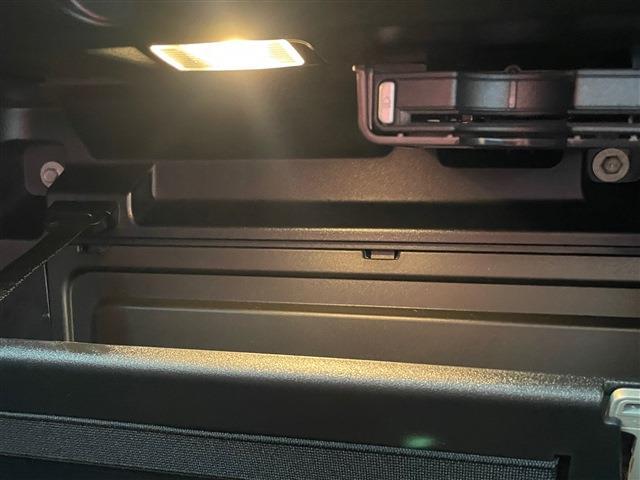 ボルボ ＸＣ４０ Ｔ５ ＡＷＤ インスクリプション ４ＷＤ R2年 (東北) 99