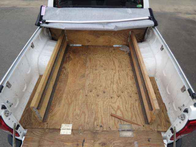 トヨタ ハイラックス ２．４ Ｘ ディーゼルターボ ４ＷＤ H30年 (関東) 99