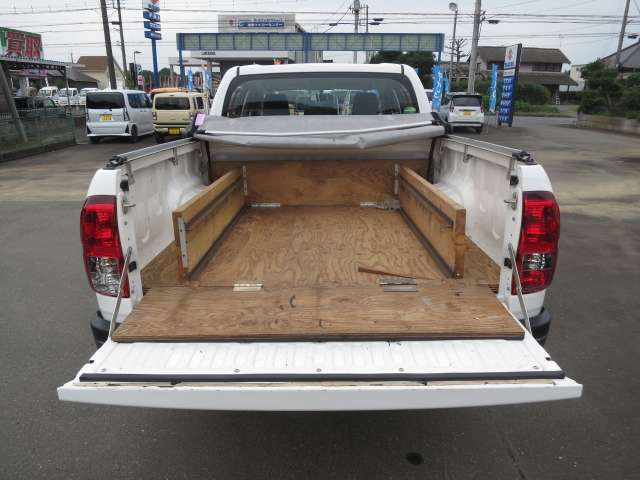 トヨタ ハイラックス ２．４ Ｘ ディーゼルターボ ４ＷＤ H30年 (関東) 99