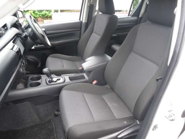 トヨタ ハイラックス ２．４ Ｘ ディーゼルターボ ４ＷＤ H30年 (関東) 99