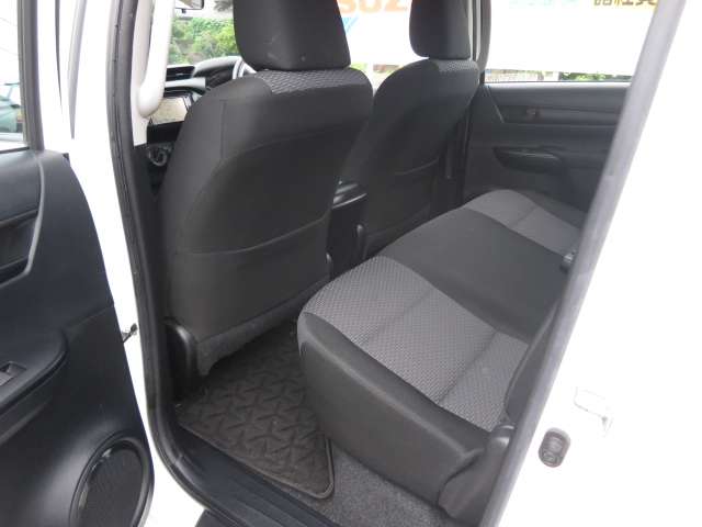 トヨタ ハイラックス ２．４ Ｘ ディーゼルターボ ４ＷＤ H30年 (関東) 99