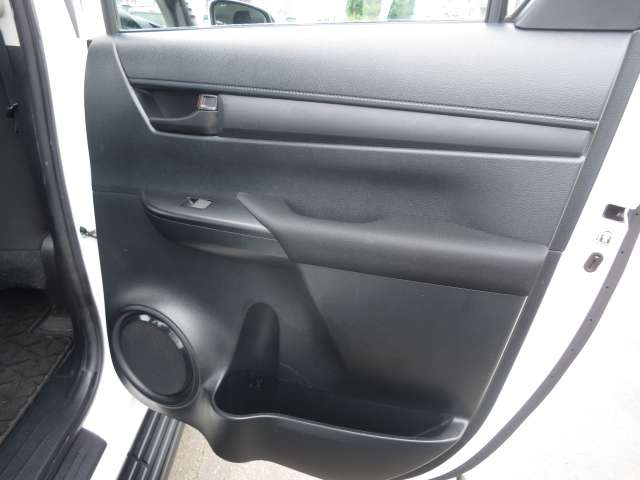 トヨタ ハイラックス ２．４ Ｘ ディーゼルターボ ４ＷＤ H30年 (関東) 99