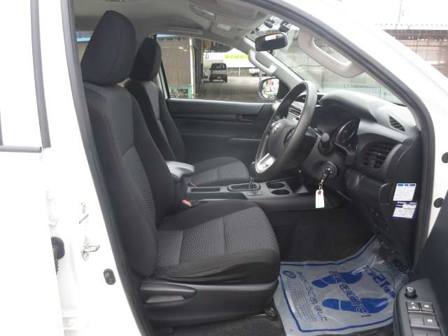 トヨタ ハイラックス ２．４ Ｘ ディーゼルターボ ４ＷＤ H30年 (関東) 99