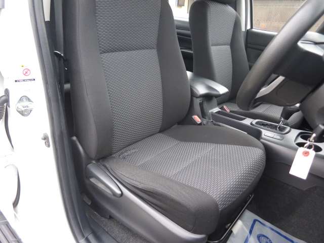 トヨタ ハイラックス ２．４ Ｘ ディーゼルターボ ４ＷＤ H30年 (関東) 99