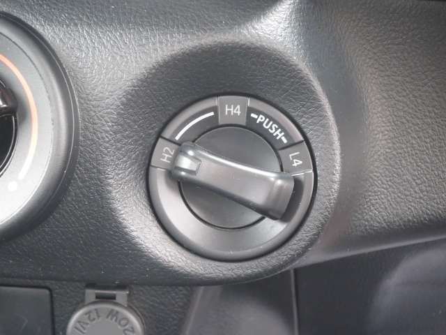 トヨタ ハイラックス ２．４ Ｘ ディーゼルターボ ４ＷＤ H30年 (関東) 99