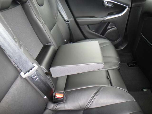 ボルボ Ｖ４０ Ｄ４ インスクリプション ディーゼルターボ H29年 (東北) 99