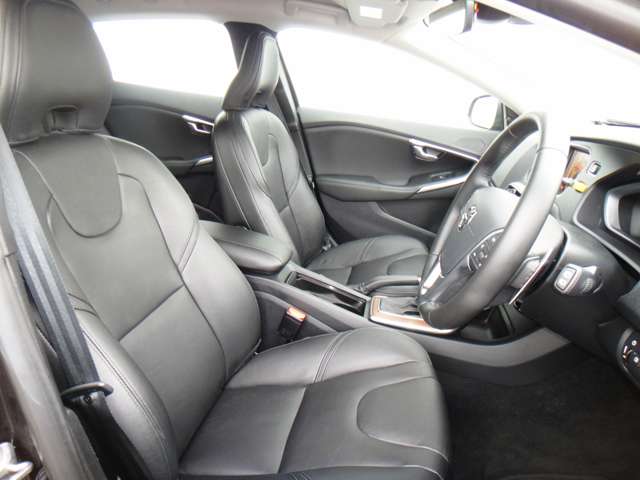 ボルボ Ｖ４０ Ｄ４ インスクリプション ディーゼルターボ H29年 (東北) 99