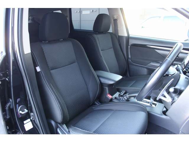 三菱 アウトランダー ２．４ ２４Ｇ セーフティパッケージ ４ＷＤ H27年 (関東) 99