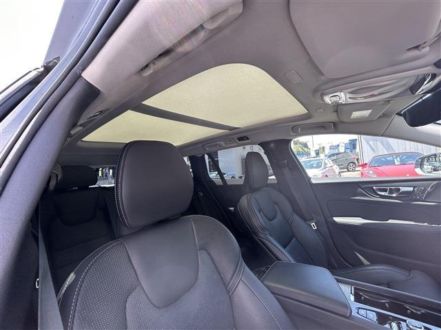 ボルボ Ｖ６０クロスカントリー Ｔ５ ＡＷＤ プロ ４ＷＤ R1年 (東北) 99