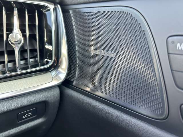 ボルボ Ｖ６０クロスカントリー Ｔ５ ＡＷＤ プロ ４ＷＤ R1年 (東北) 99