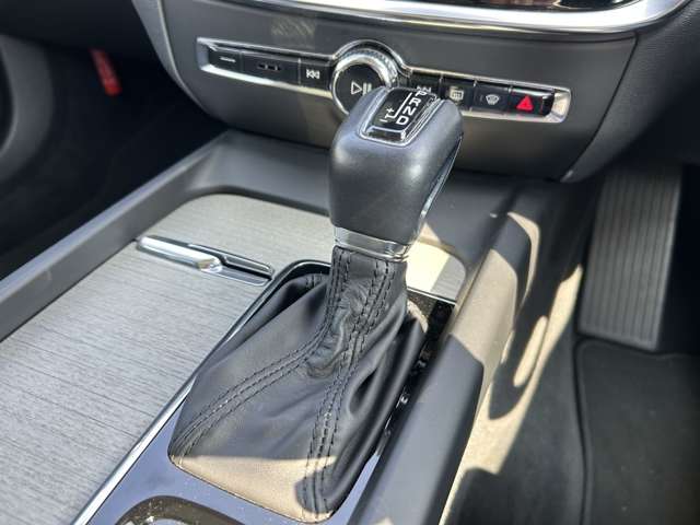 ボルボ Ｖ６０クロスカントリー Ｔ５ ＡＷＤ プロ ４ＷＤ R1年 (東北) 99