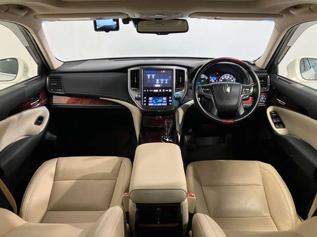 トヨタ クラウンマジェスタ　ハイブリッド ２．５ ＦＯＵＲ ４ＷＤ H30年 (北海道) 99