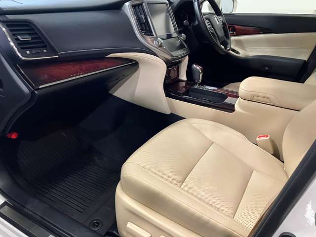 トヨタ クラウンマジェスタ　ハイブリッド ２．５ ＦＯＵＲ ４ＷＤ H30年 (北海道) 99