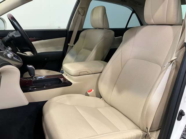 トヨタ クラウンマジェスタ　ハイブリッド ２．５ ＦＯＵＲ ４ＷＤ H30年 (北海道) 99