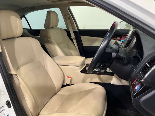 トヨタ クラウンマジェスタ　ハイブリッド ２．５ ＦＯＵＲ ４ＷＤ H30年 (北海道) 99