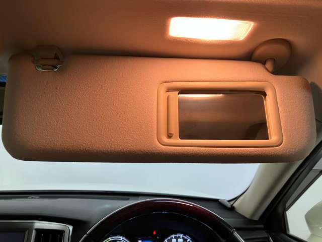 トヨタ クラウンマジェスタ　ハイブリッド ２．５ ＦＯＵＲ ４ＷＤ H30年 (北海道) 99