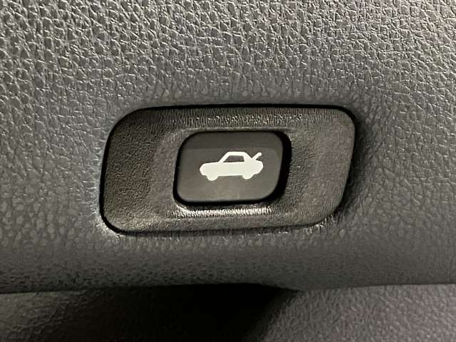 トヨタ クラウンマジェスタ　ハイブリッド ２．５ ＦＯＵＲ ４ＷＤ H30年 (北海道) 99