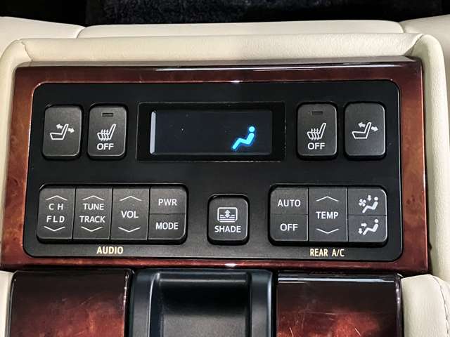 トヨタ クラウンマジェスタ　ハイブリッド ２．５ ＦＯＵＲ ４ＷＤ H30年 (北海道) 99