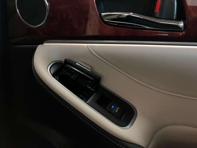 トヨタ クラウンマジェスタ　ハイブリッド ２．５ ＦＯＵＲ ４ＷＤ H30年 (北海道) 99