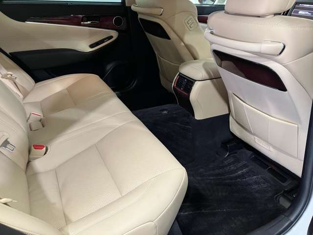 トヨタ クラウンマジェスタ　ハイブリッド ２．５ ＦＯＵＲ ４ＷＤ H30年 (北海道) 99