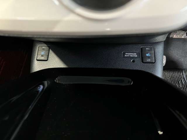 トヨタ プリウスＰＨＶ １．８ Ａ レザーパッケージ H29年 (東北) 99