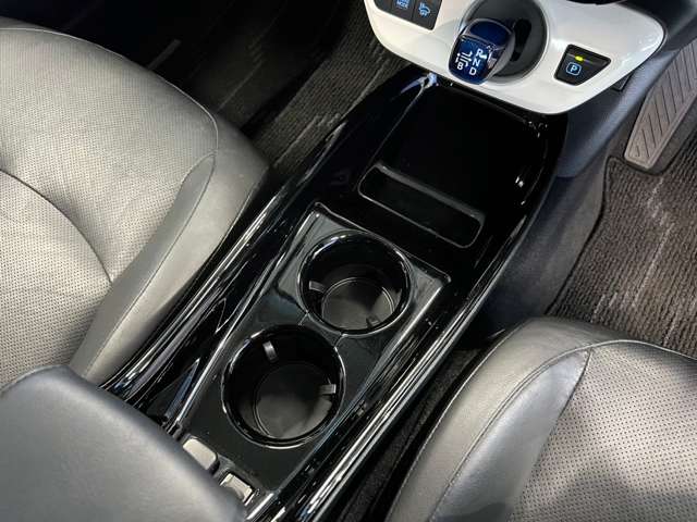トヨタ プリウスＰＨＶ １．８ Ａ レザーパッケージ H29年 (東北) 99