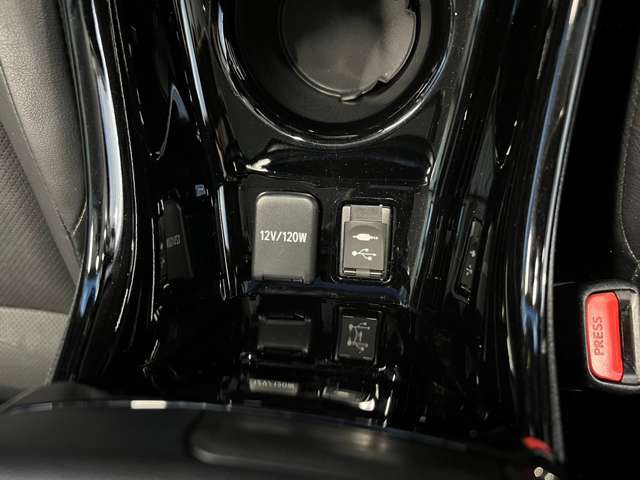 トヨタ プリウスＰＨＶ １．８ Ａ レザーパッケージ H29年 (東北) 99