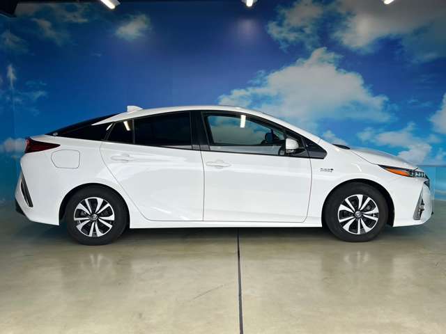 トヨタ プリウスＰＨＶ １．８ Ａ レザーパッケージ H29年 (東北) 99