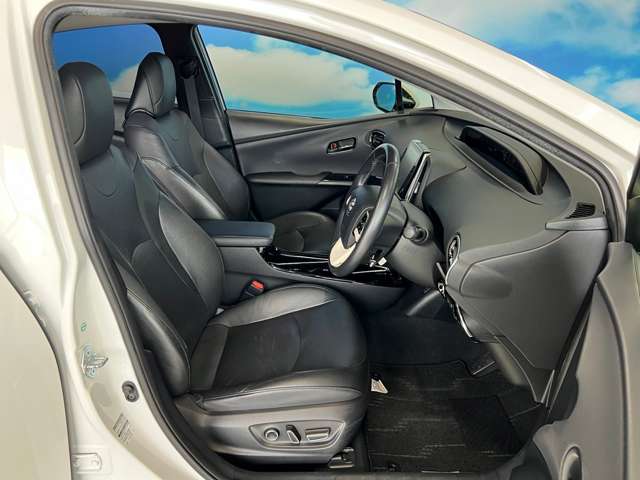 トヨタ プリウスＰＨＶ １．８ Ａ レザーパッケージ H29年 (東北) 99