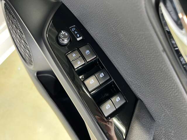 トヨタ プリウスＰＨＶ １．８ Ａ レザーパッケージ H29年 (東北) 99