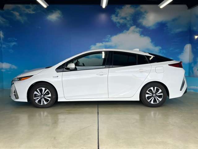 トヨタ プリウスＰＨＶ １．８ Ａ レザーパッケージ H29年 (東北) 99