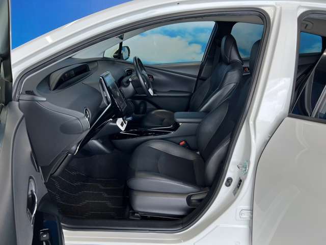 トヨタ プリウスＰＨＶ １．８ Ａ レザーパッケージ H29年 (東北) 99