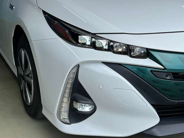 トヨタ プリウスＰＨＶ １．８ Ａ レザーパッケージ H29年 (東北) 99