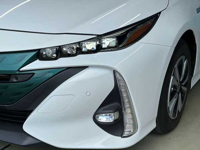 トヨタ プリウスＰＨＶ １．８ Ａ レザーパッケージ H29年 (東北) 99