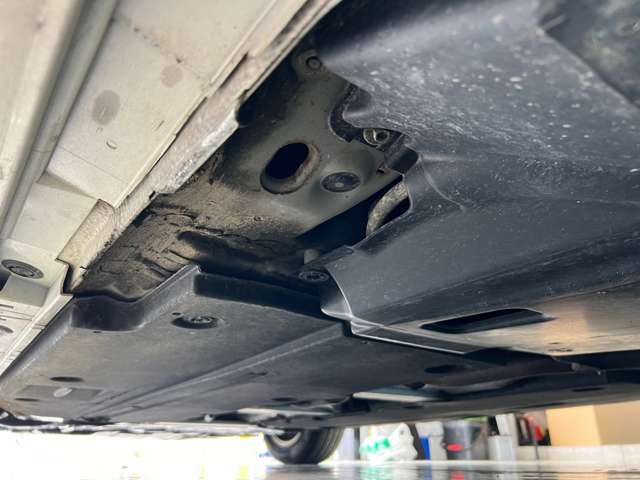 トヨタ プリウスＰＨＶ １．８ Ａ レザーパッケージ H29年 (東北) 99