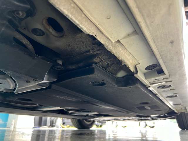 トヨタ プリウスＰＨＶ １．８ Ａ レザーパッケージ H29年 (東北) 99